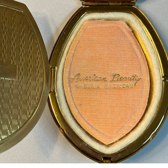 Vintage American Beauty Brush Brass Two Compartment Powder/Make Up Compact NWOB - Picture 8 of 11